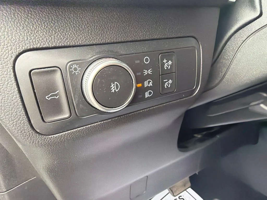 Used 2020 White Ford SEL image 30