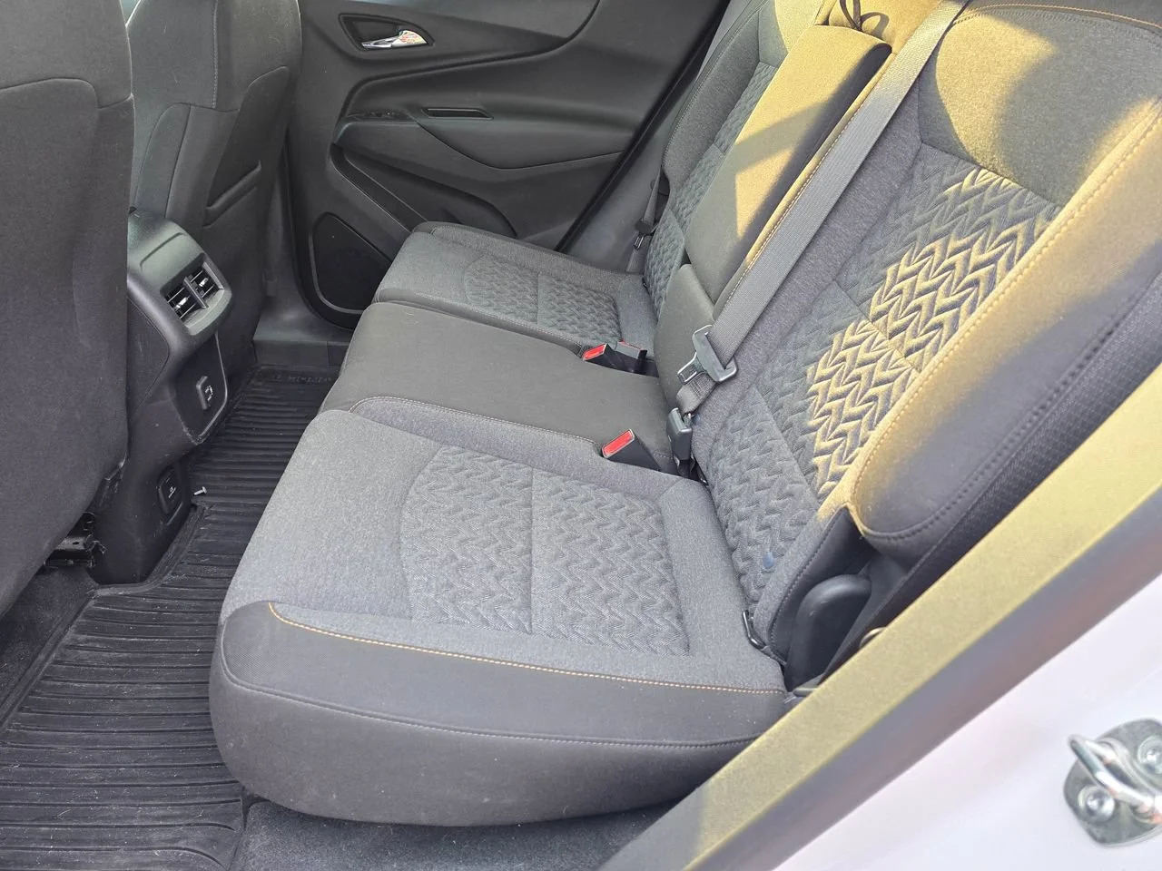 Used 2023 Iridescent Pearl Tricoat Chevrolet LT w/1LT image 24