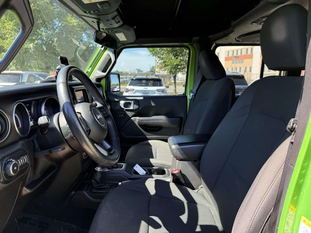 Used 2019 Green Jeep Unlimited Sport S image 14