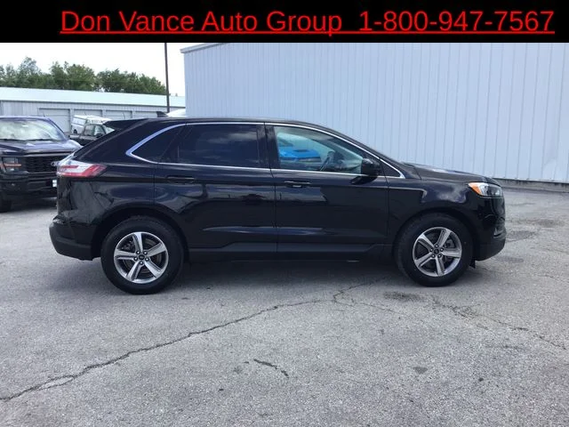 Used 2023 Black Ford SEL image 6