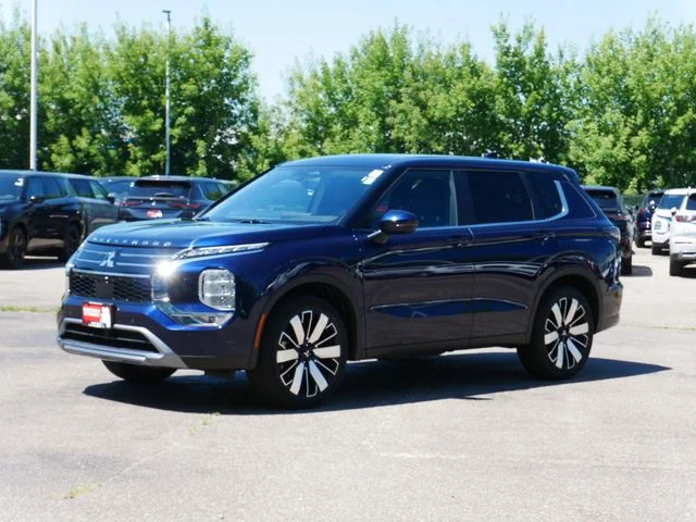 Certified 2026 Mitsubishi Outlander SE with VIN JA4J4VAB0TZ008728 for sale in White Bear Lake, Minnesota