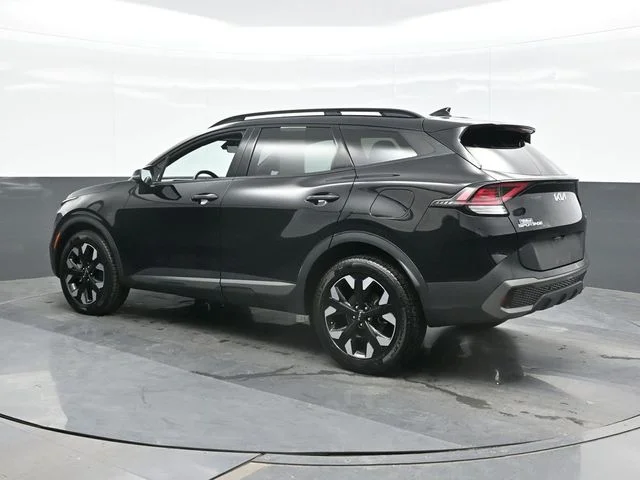 Used 2023 Black Kia X-Line image 3