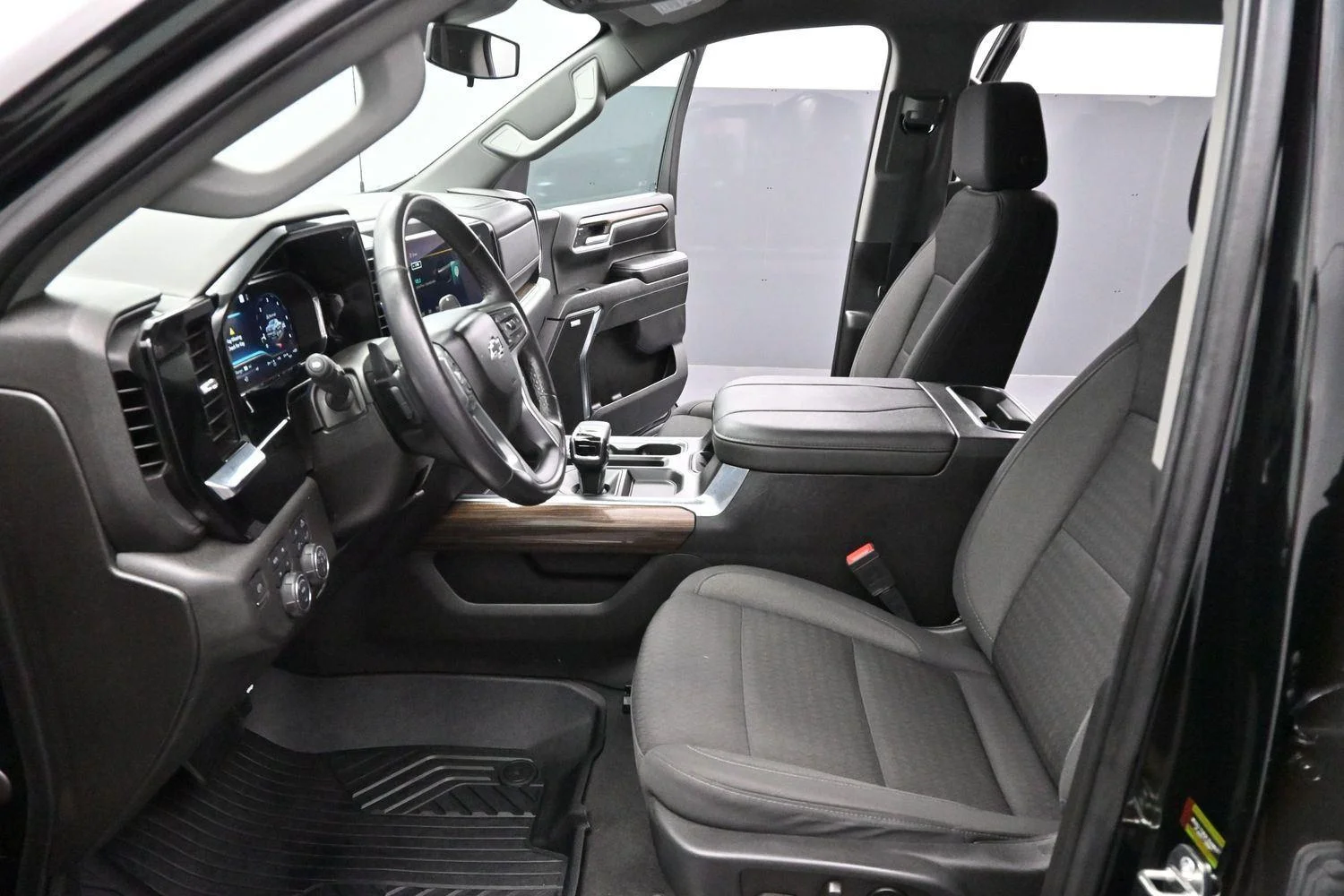 Used 2023 Black Chevrolet RST image 12