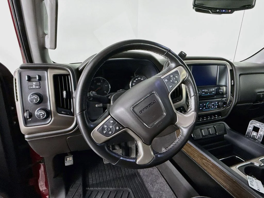 Used 2019 Red Quartz Tintcoat GMC Denali image 12