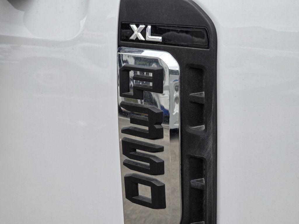 New 2026 Oxford White Ford XL image 27