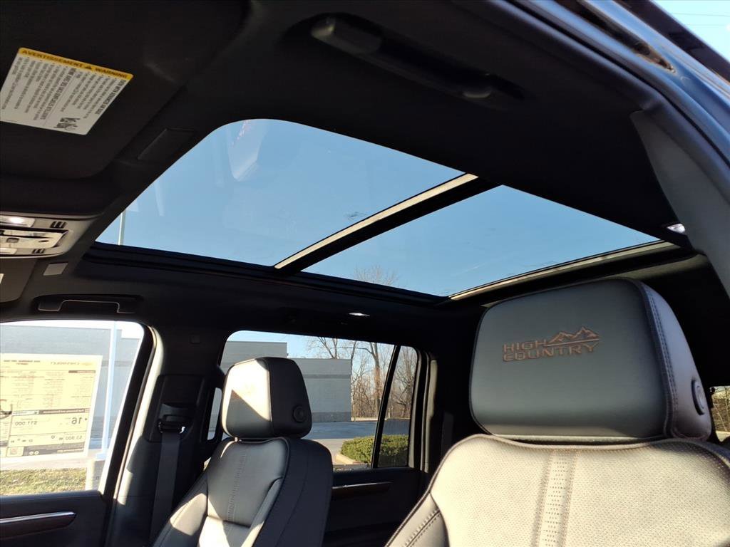 2026 Chevrolet Suburban High Country - Photo 14