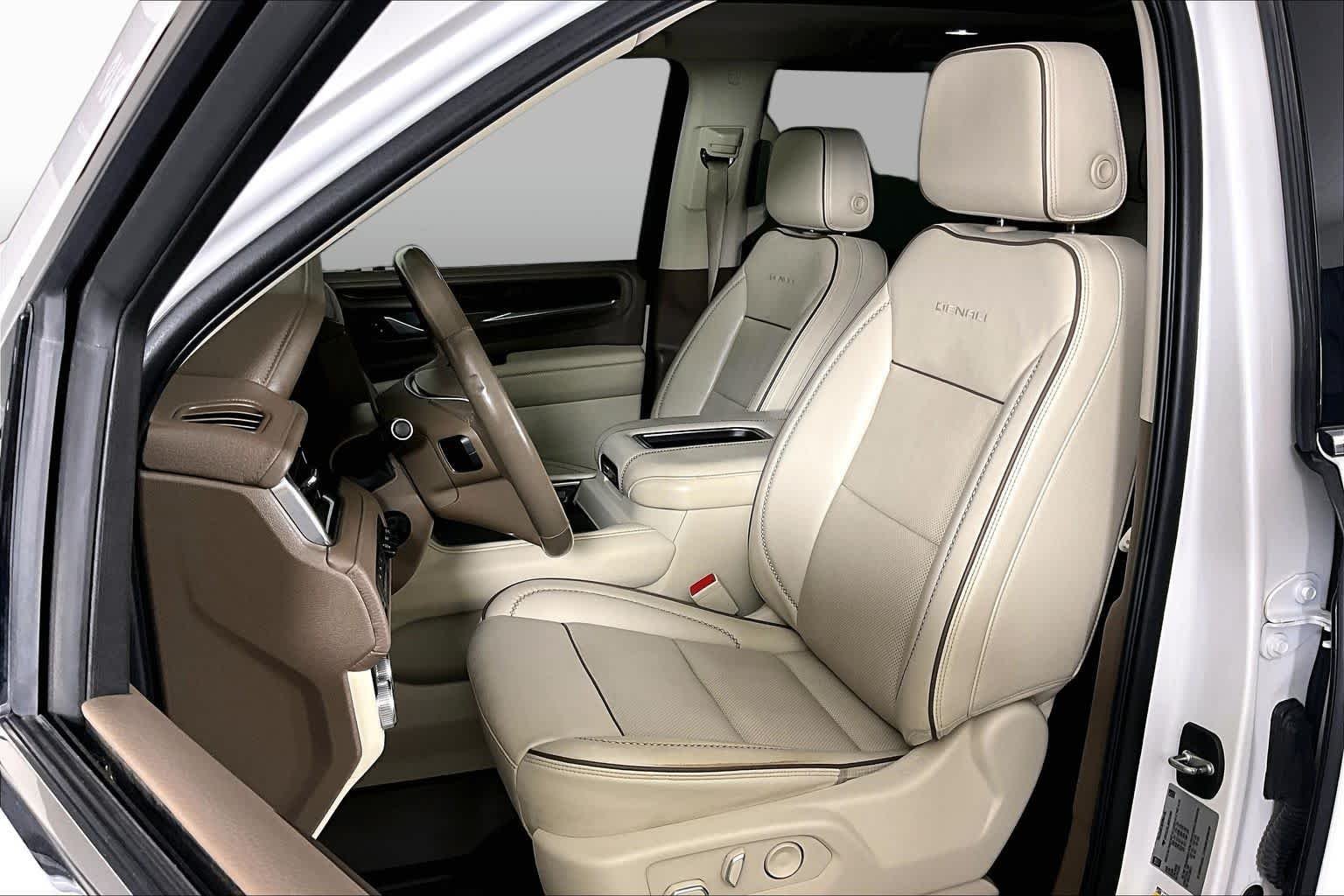 2022 GMC Yukon XL Denali - Photo 8