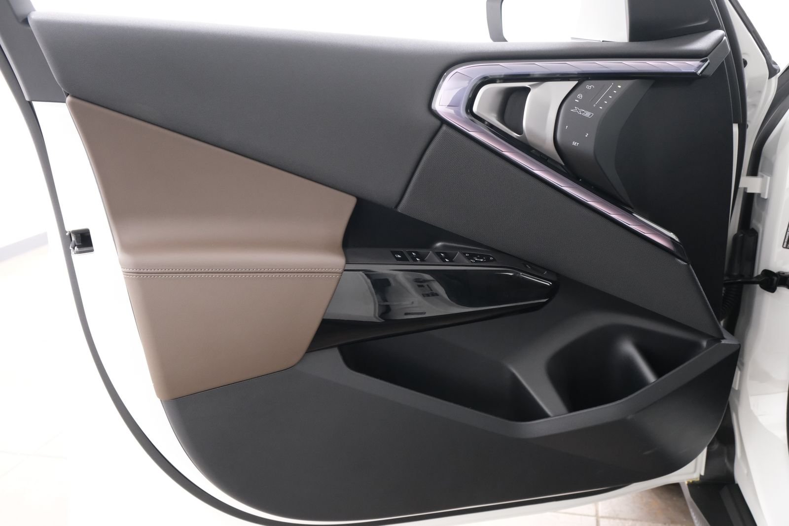 New 2026 Alpine White BMW 30 xDrive image 26