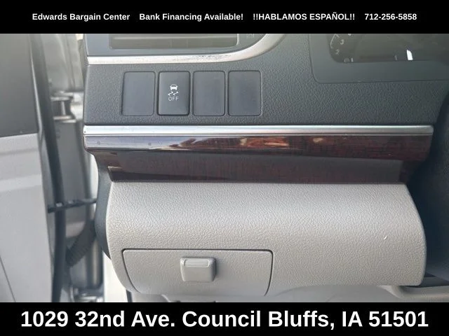 Used 2014 Silver Toyota XLE image 16
