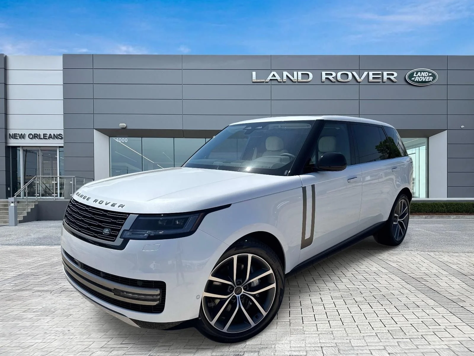 2026 Land Rover Range Rover 3.0 SE LWB 7's photo