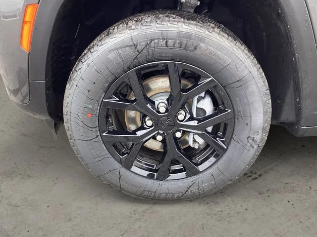 New 2026 Baltic Gray Metallic Clearcoat Jeep LAREDO ALTITUDE 4X4 image 15