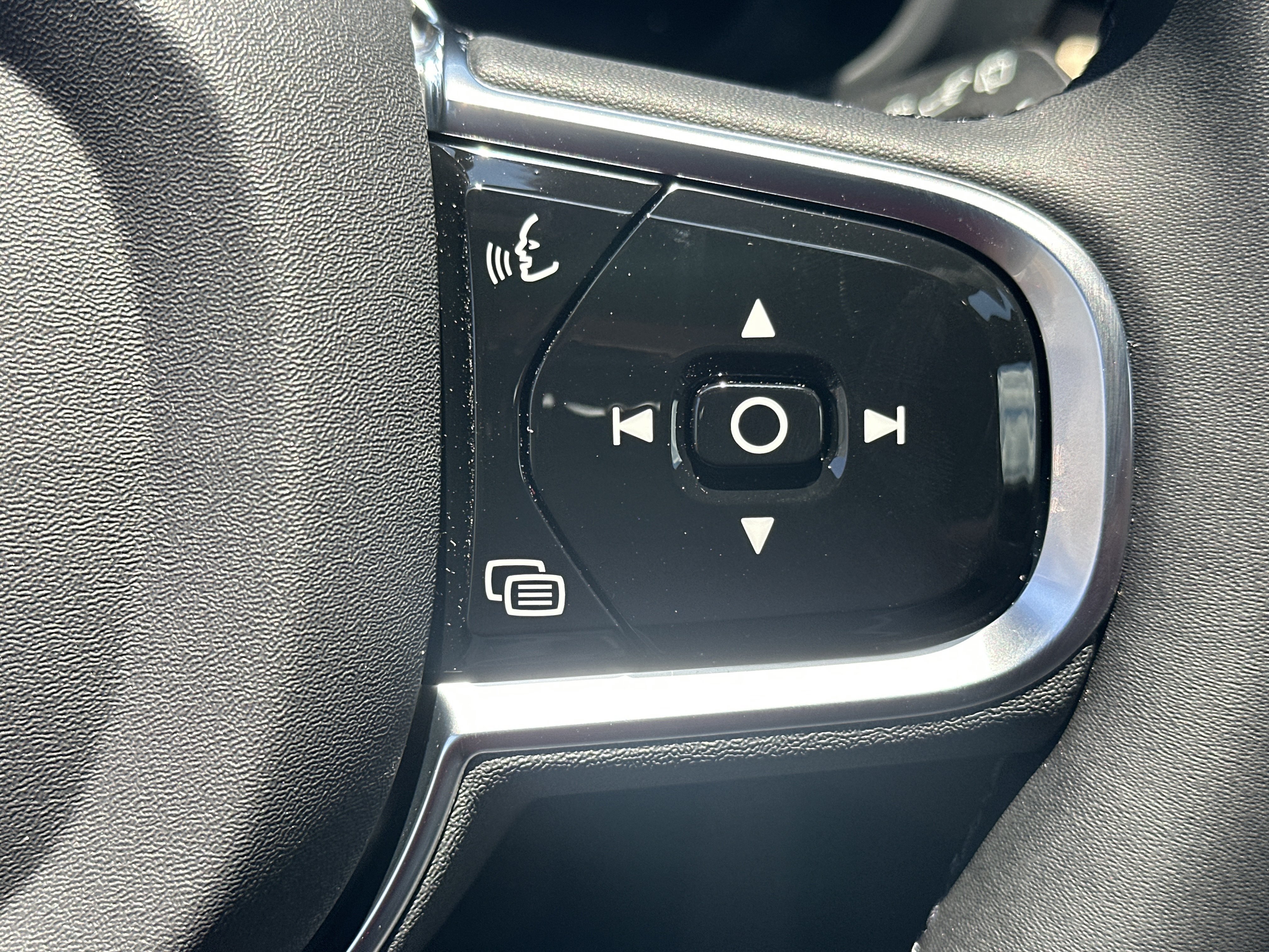 New 2026 Crystal White Volvo Core image 19