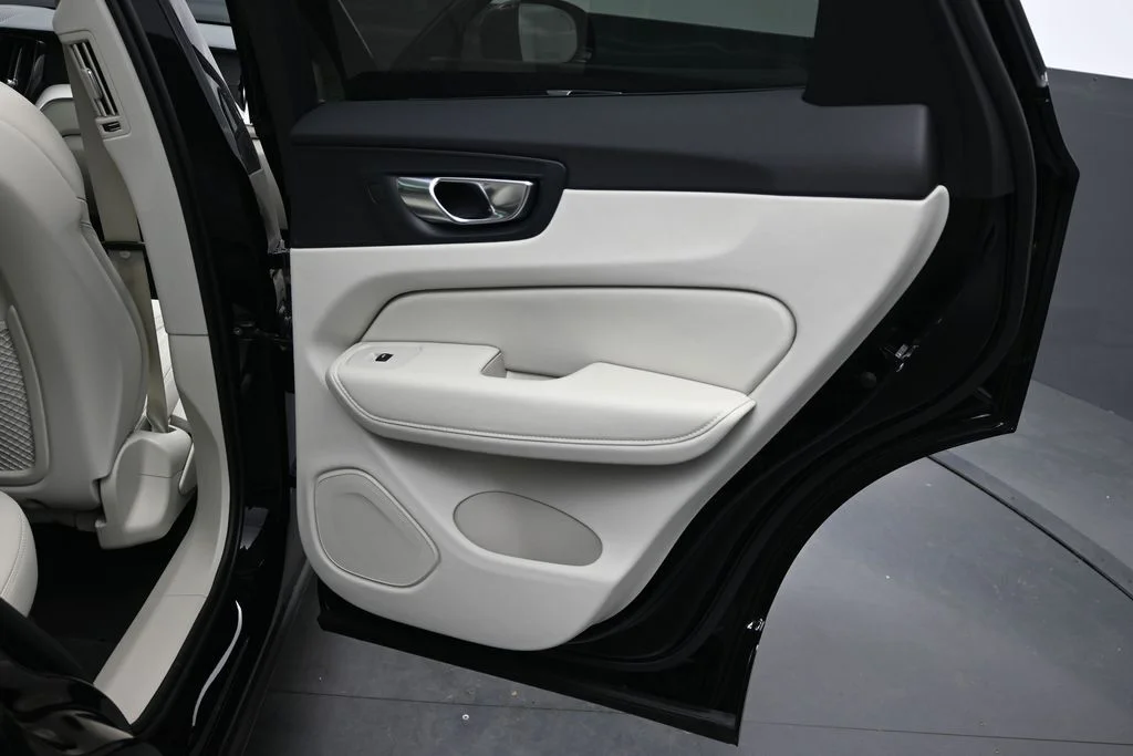 New 2026 Onyx Black Volvo T8 Ultra image 16