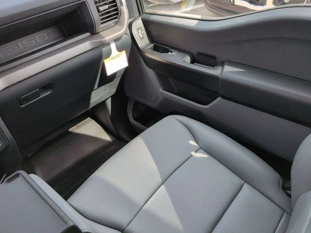 New 2026 Oxford White Ford XL image 17