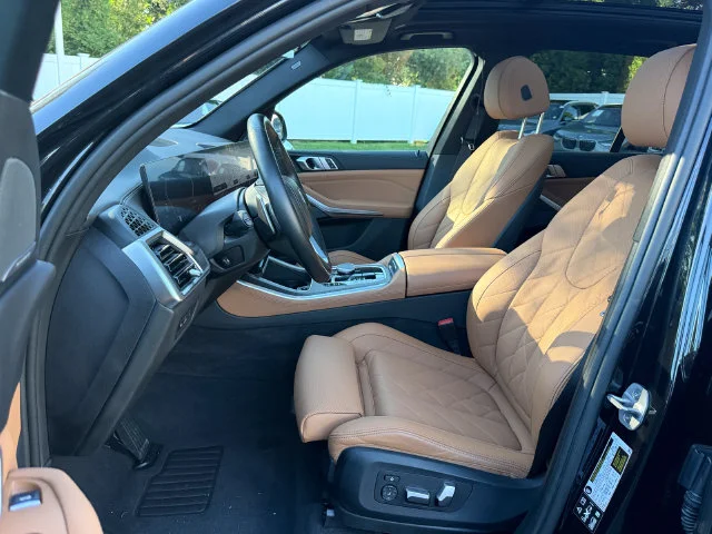 Certified Used 2024 Black Sapphire Metallic BMW xDrive40i image 19