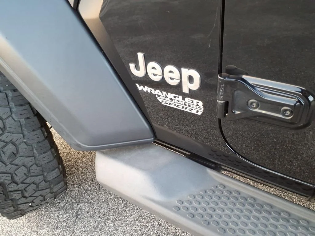 Used 2019 Black Jeep Unlimited Sport image 14