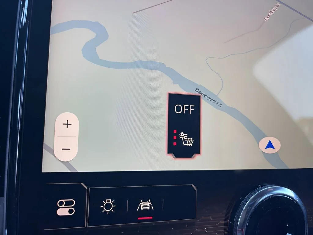 Used 2025 Summit White GMC Elevation image 21