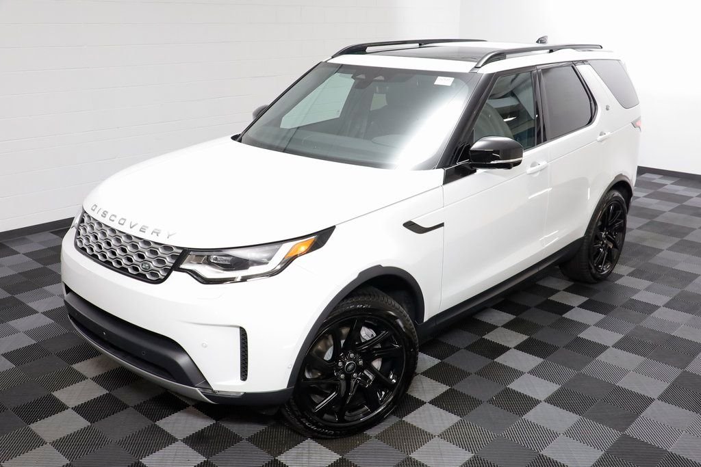 New 2025 Fuji White LAND ROVER S image 2