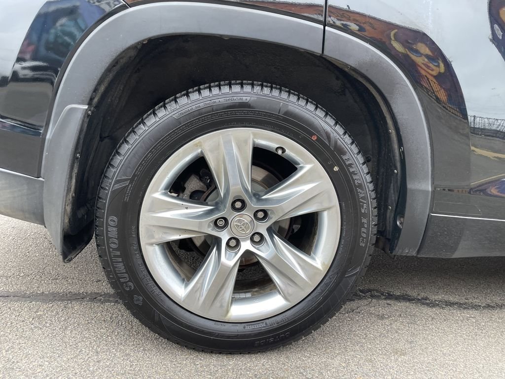 Used 2014 Black Toyota Limited image 12