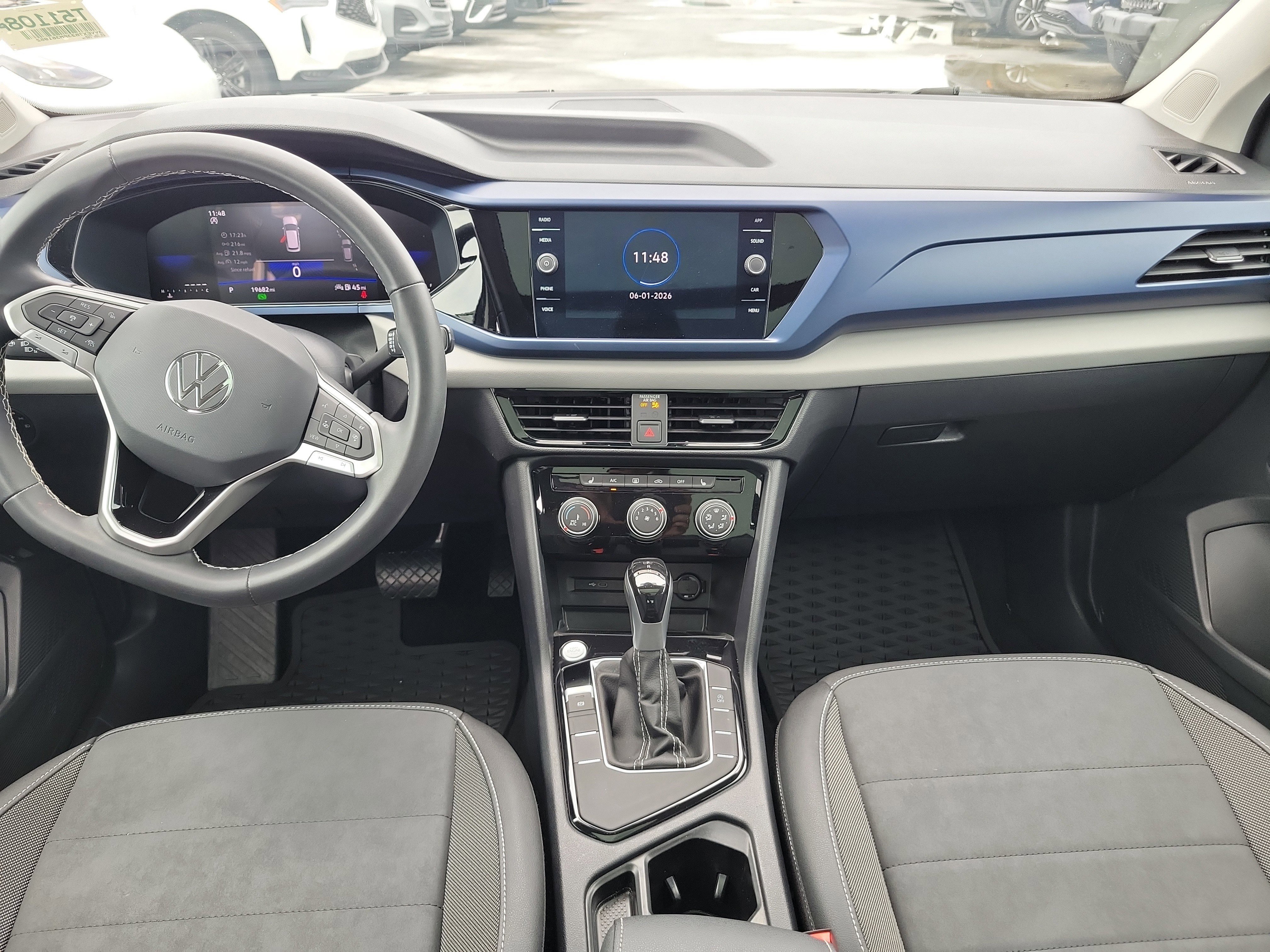 Used 2023 Platinum Gray Metallic Volkswagen SE image 15