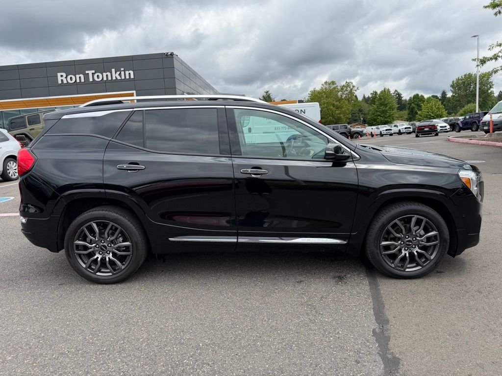 Used 2022 Ebony Twilight Metallic GMC Denali image 8