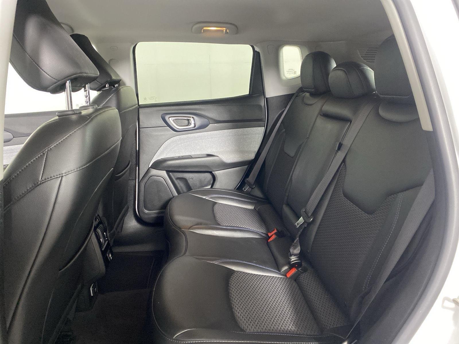 Used 2022 Bright White Clearcoat Jeep Latitude image 20