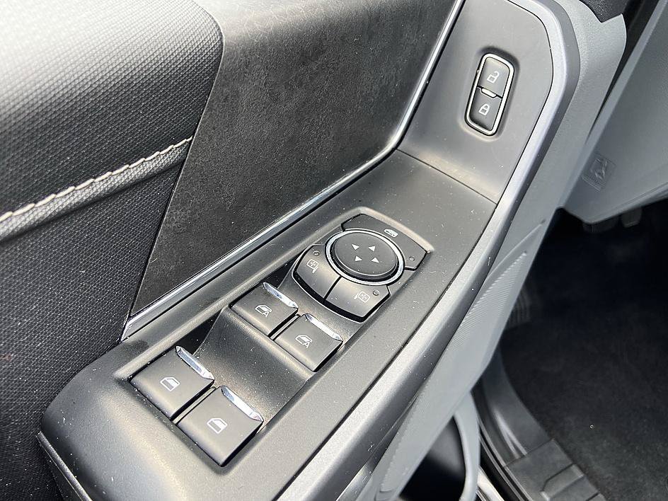 Used 2025 Black Metallic Ford XLT image 11