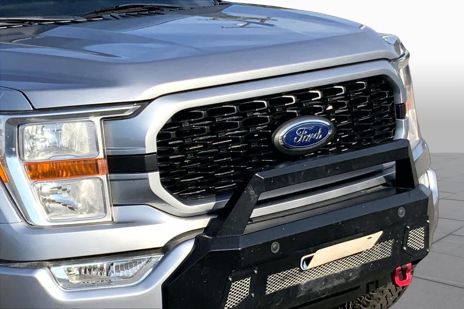 Used 2022 Iconic Silver Metallic Ford XL image 26