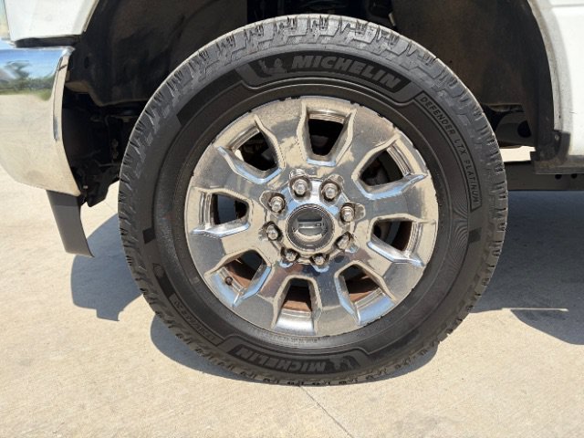 Used 2019 White Ford LARIAT image 10