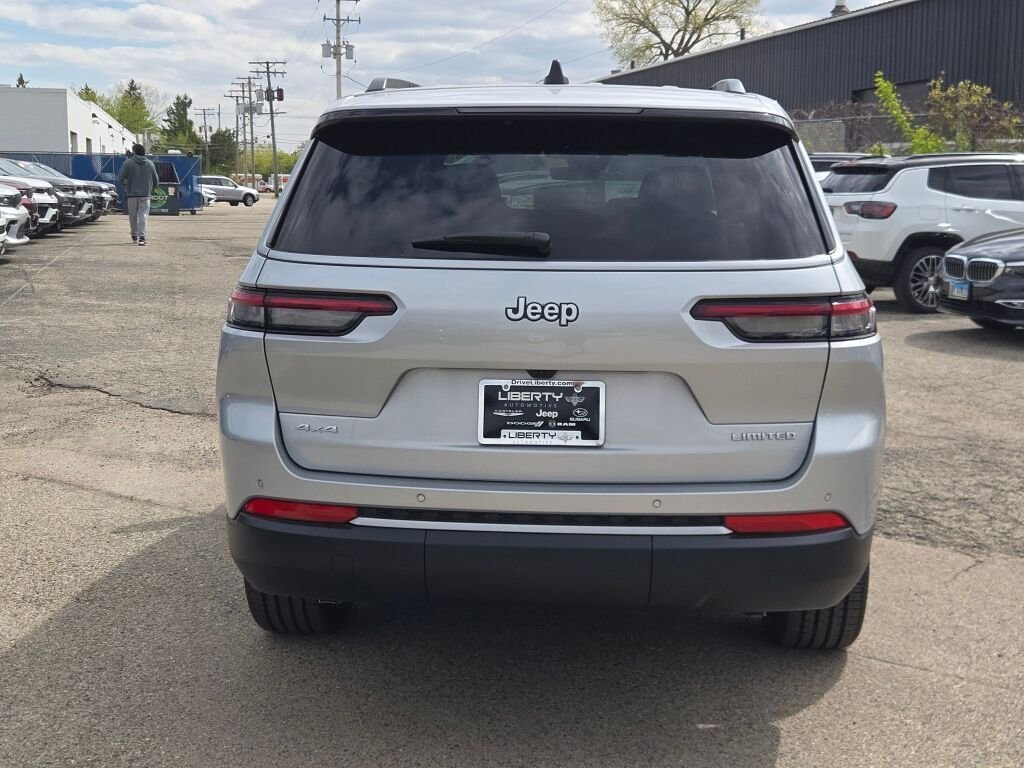 New 2026 Silver Zynith Exterior Paint Jeep Limited image 14