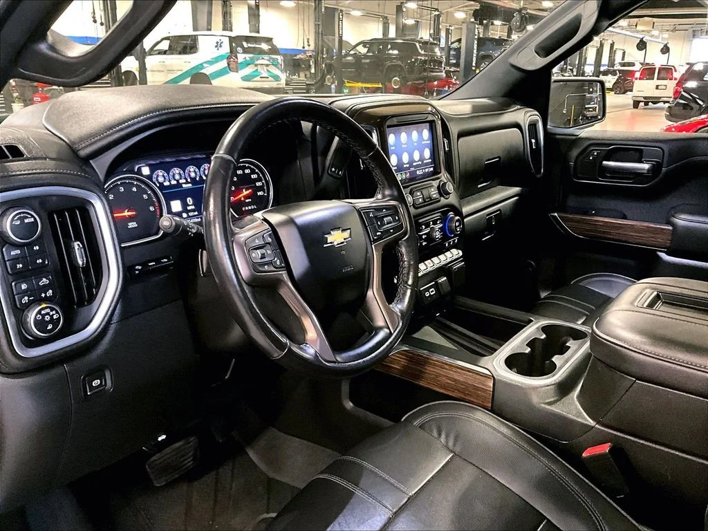 Used 2022 Gray Chevrolet High Country image 8