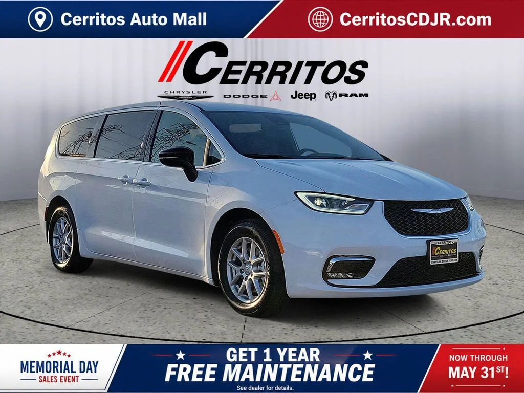 2026 Chrysler Pacifica Select's photo