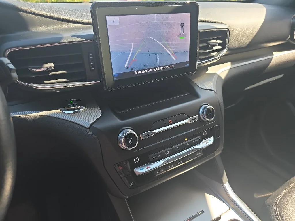 Used 2020 Black Ford XLT image 2