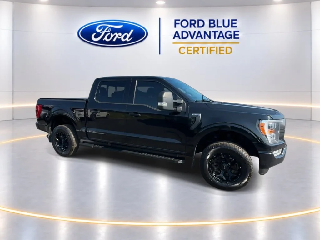 Certified Used 2023 Agate Black Metallic Ford XLT image 4