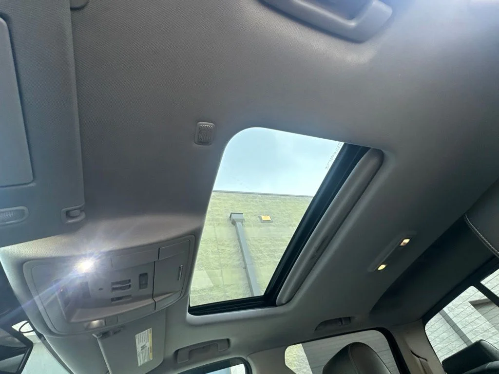 Used 2016 Silver GMC Denali image 22