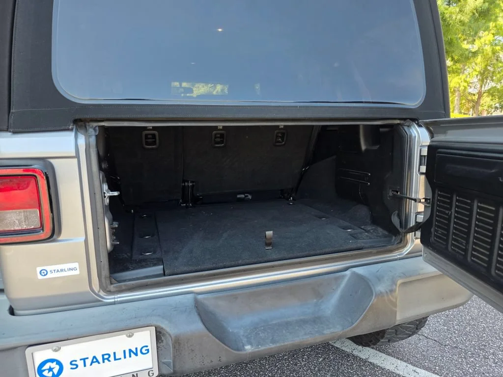 Used 2018 Silver Jeep Sport S 4x4 image 30