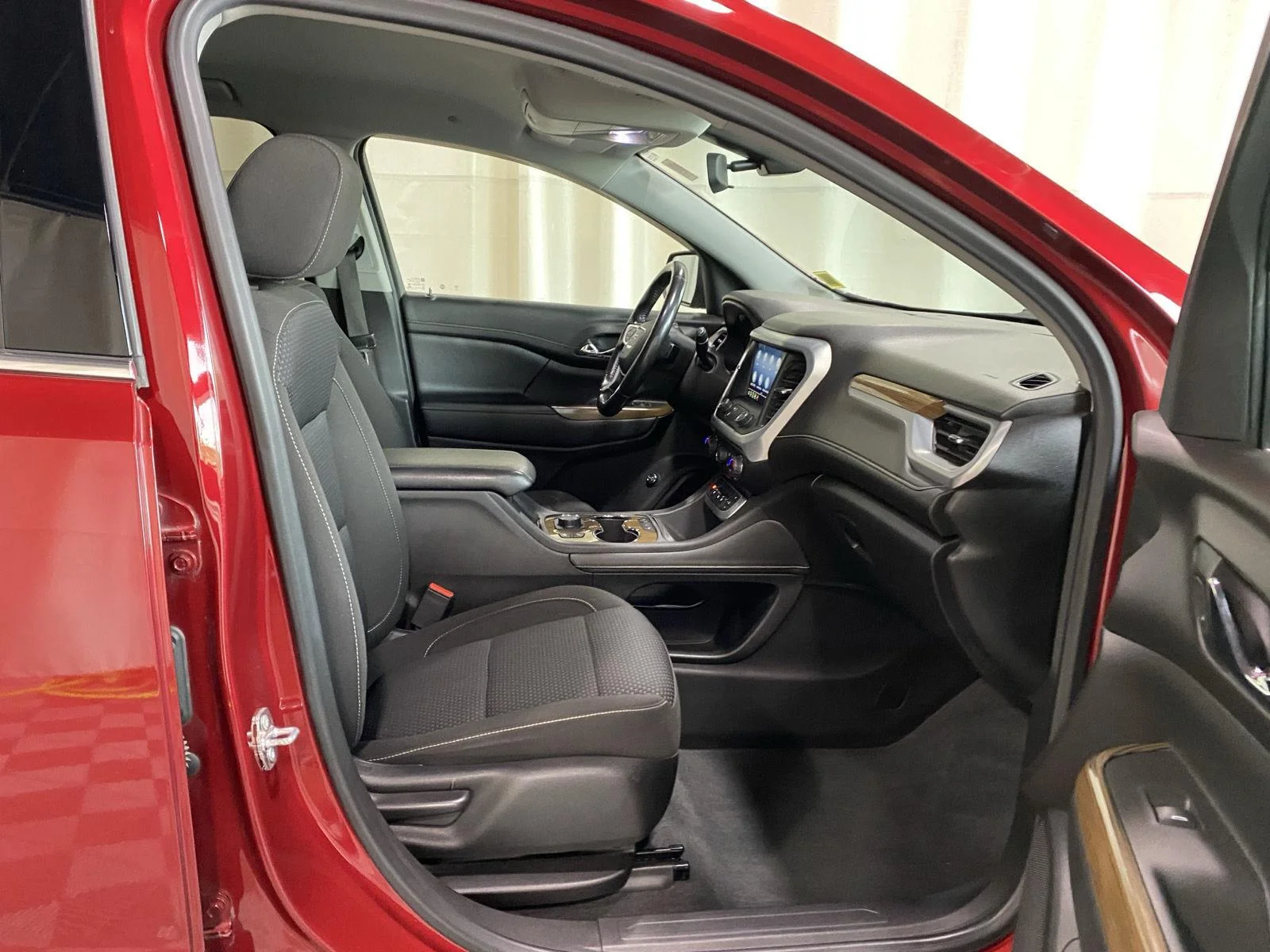 Used 2020 Red Quartz Tintcoat GMC SLE image 11