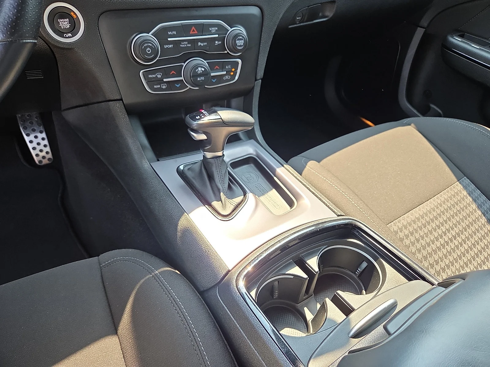 Used 2023 Granite Pearlcoat Dodge R/T image 25