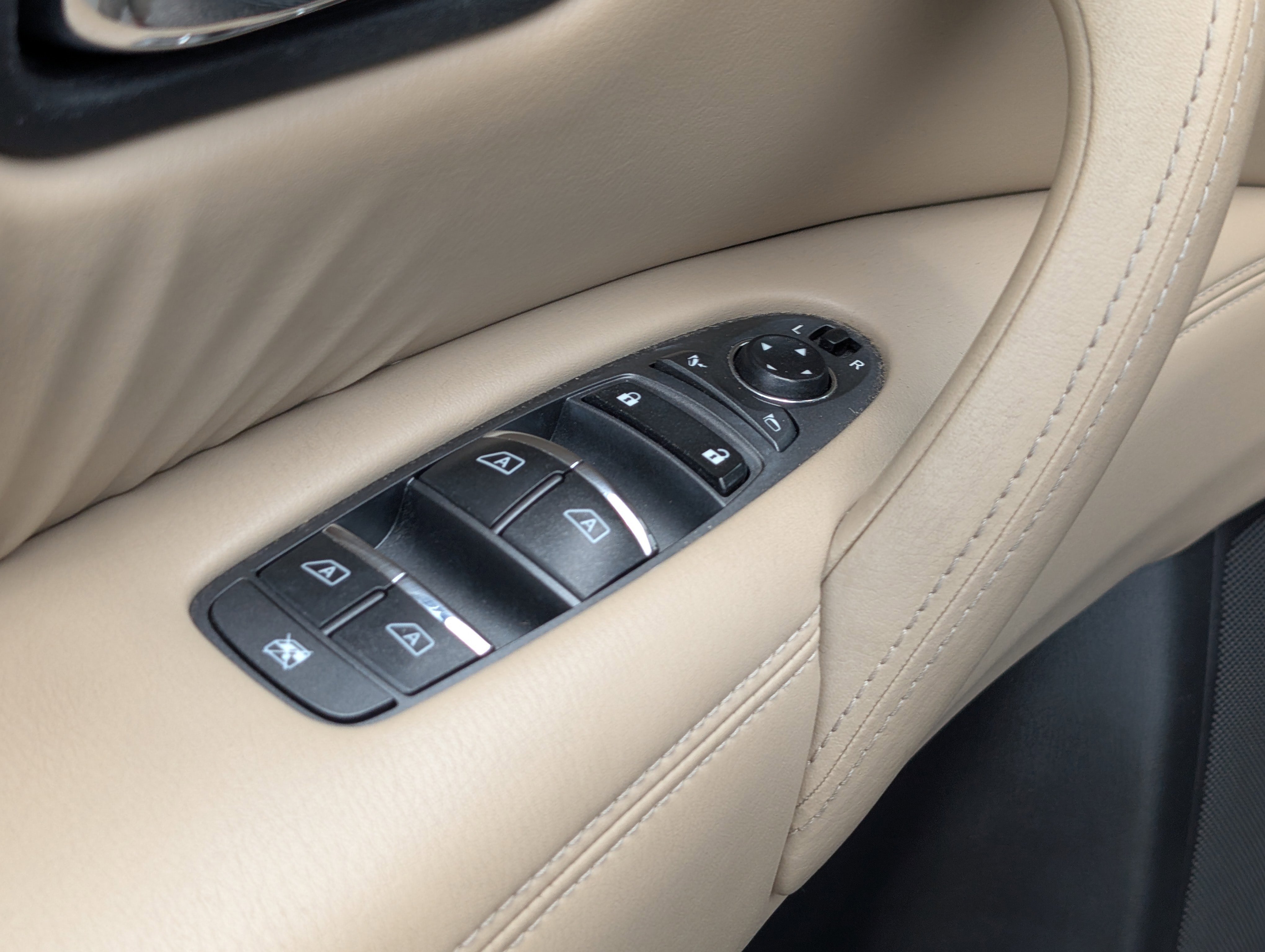 Used 2018 Gun Metallic Nissan Platinum image 18