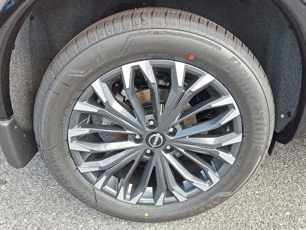 New 2026 Champagne Silver Metallic Nissan Platinum image 5