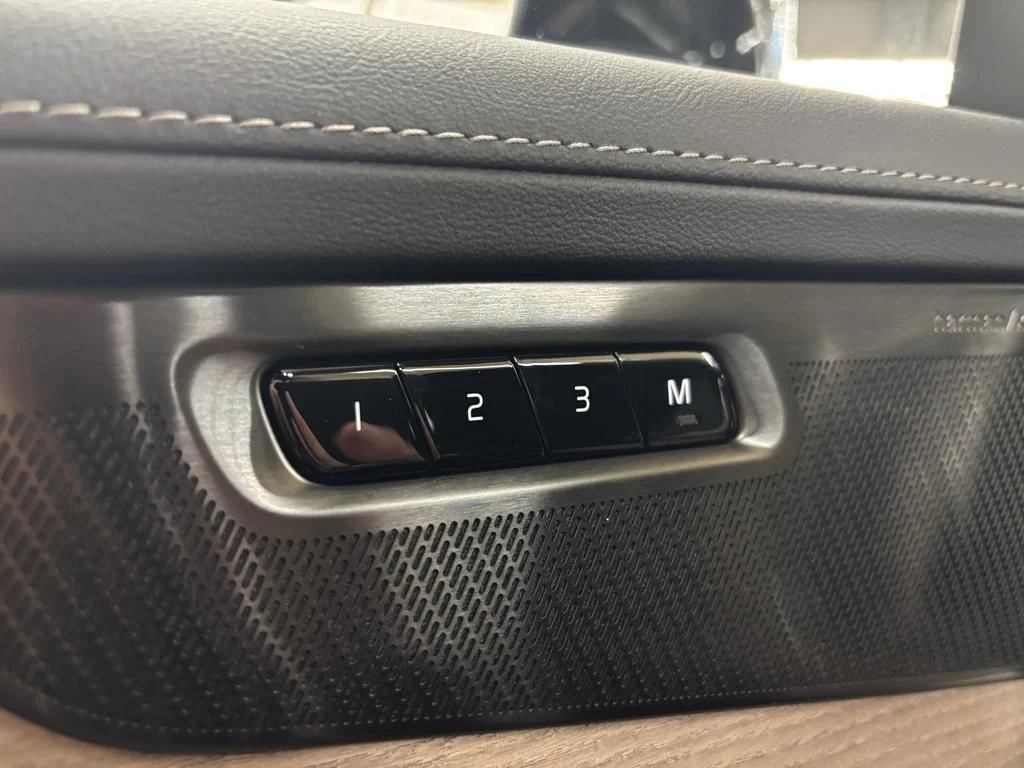 2026 Volvo XC90 Plus - Photo 24