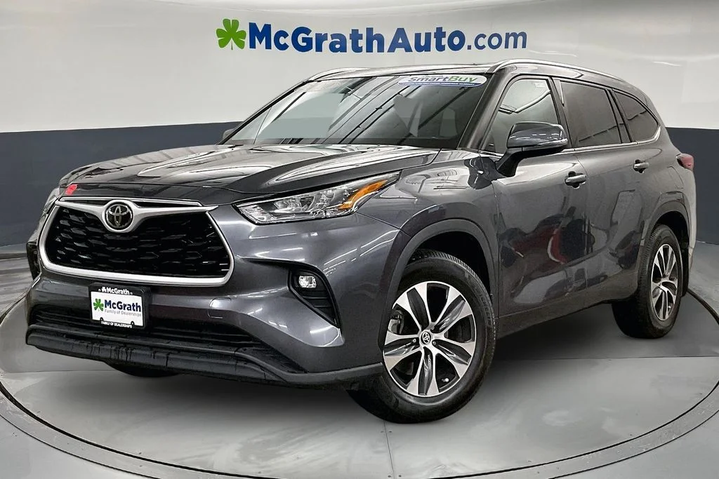 Certified Used 2020 Gray Toyota XLE image 2