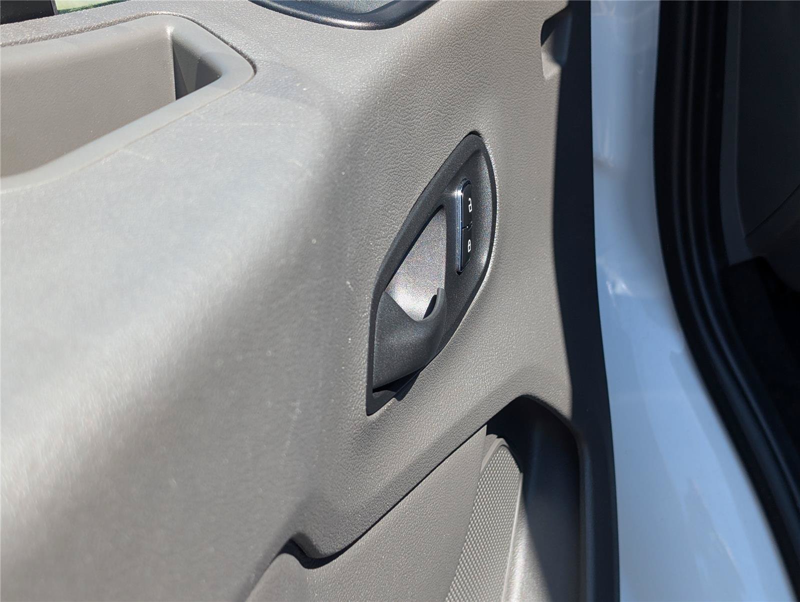 2023 Ford Transit Passenger Van XL - Photo 16