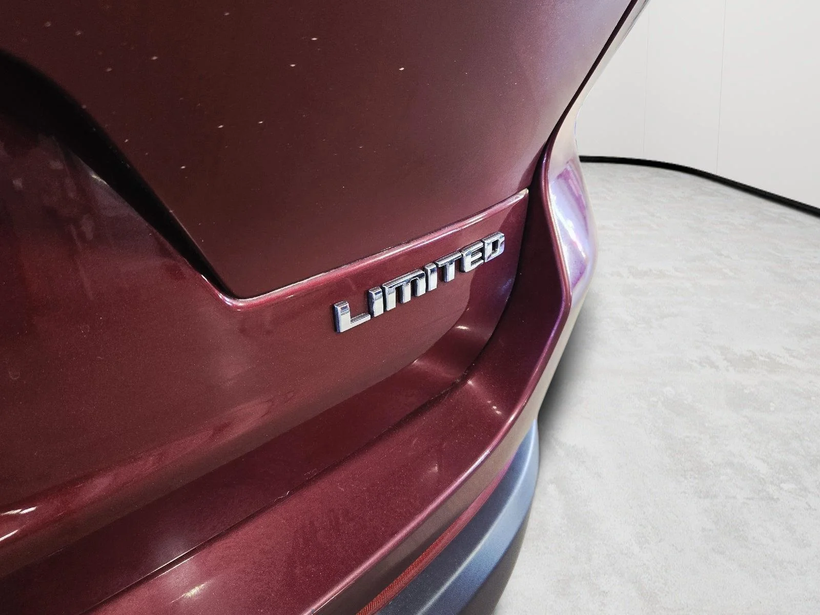 Used 2021 Velvet Red Pearlcoat Jeep Limited image 47