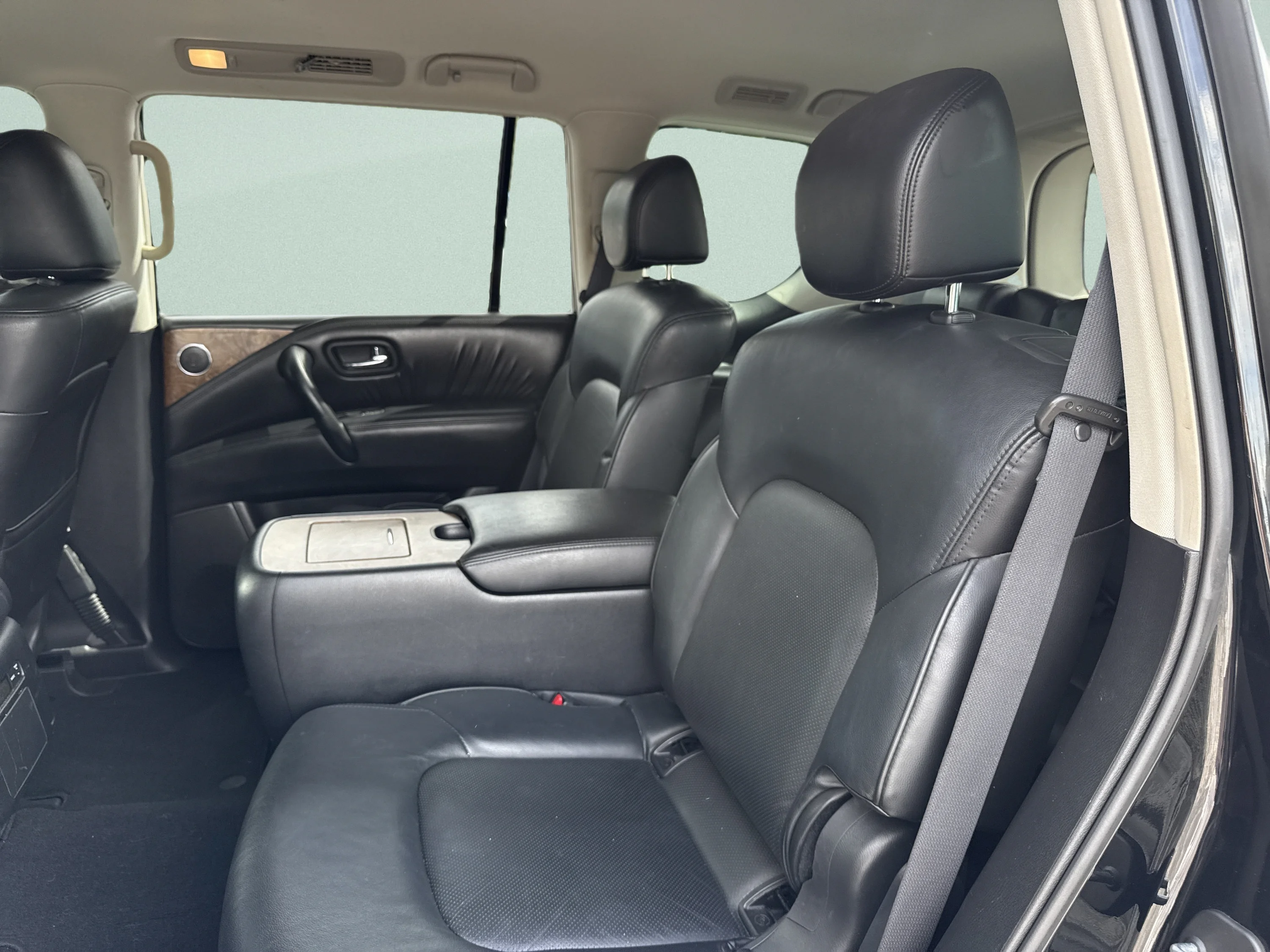 Used 2022 Super Black Nissan SL image 29