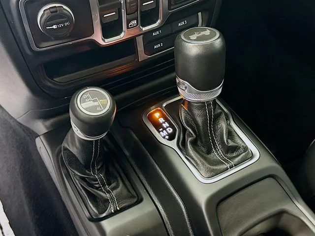 Used 2022 Black Jeep Unlimited Sahara image 17