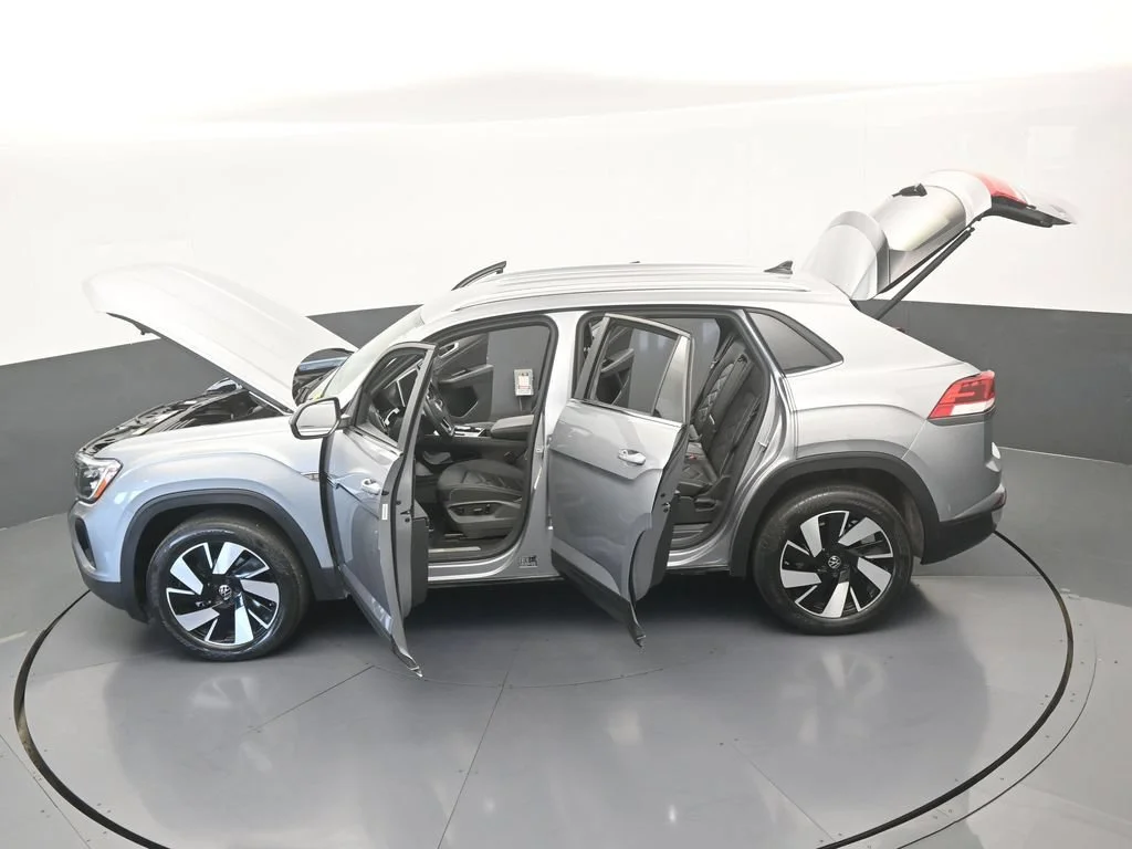 Used 2024 Gray Volkswagen 2.0T SE w/Technology image 60