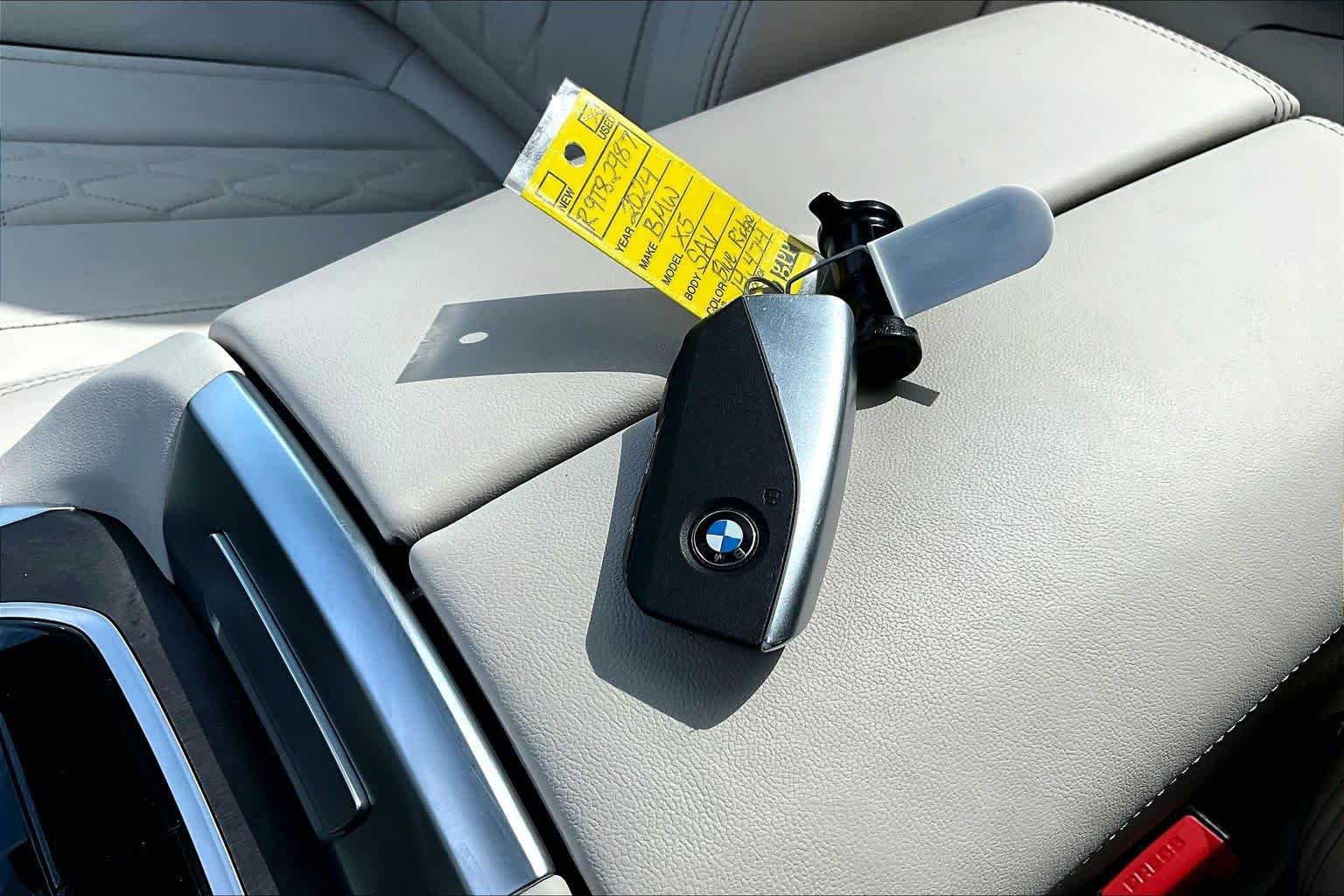 Used 2024 Blue Ridge Mountain Metallic BMW xDrive40i image 15