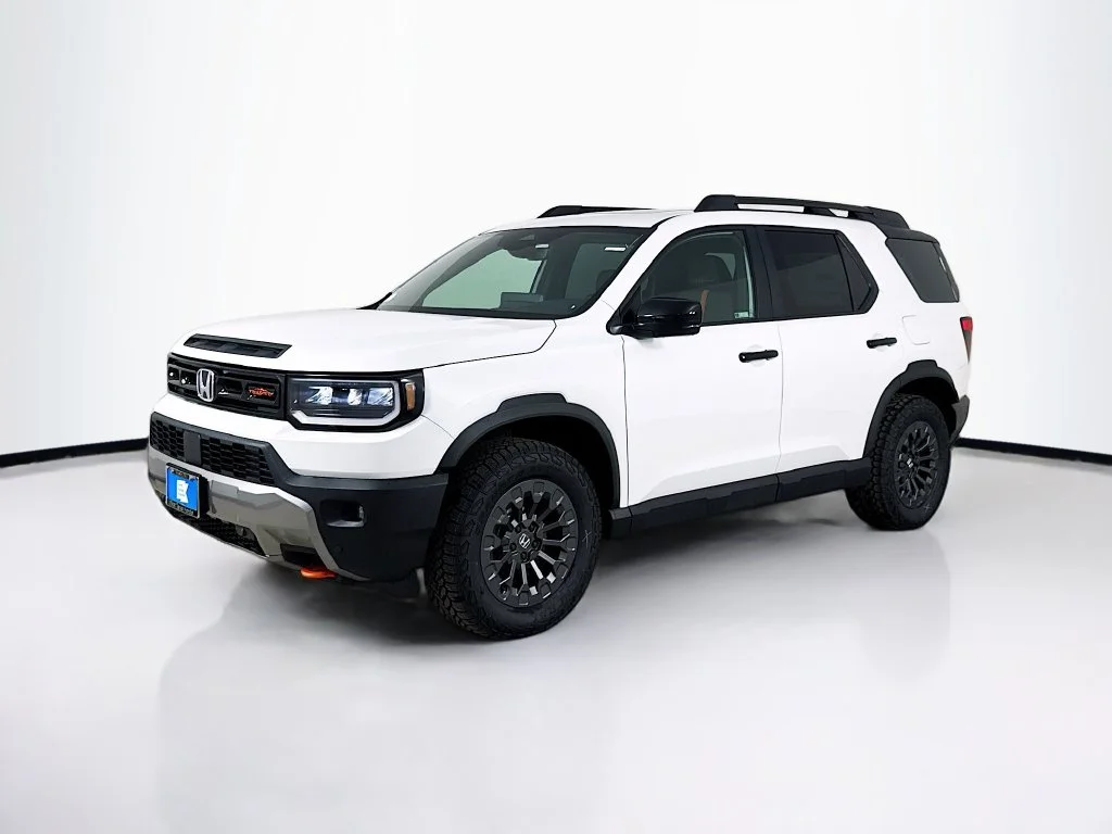 New 2026 Platinum White Pearl Honda TrailSport image 4