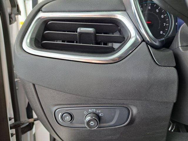 Used 2024 White Chevrolet LT image 27